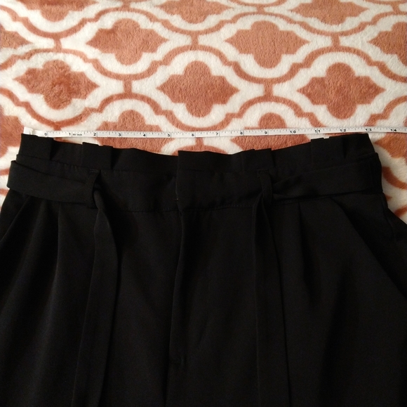 Size M black cropped paper bag dress pants - Picture 7 of 15